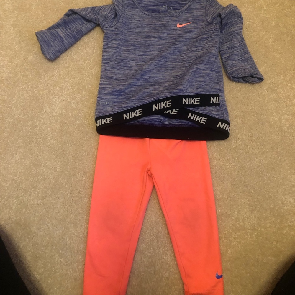 Nike size 12-18 months